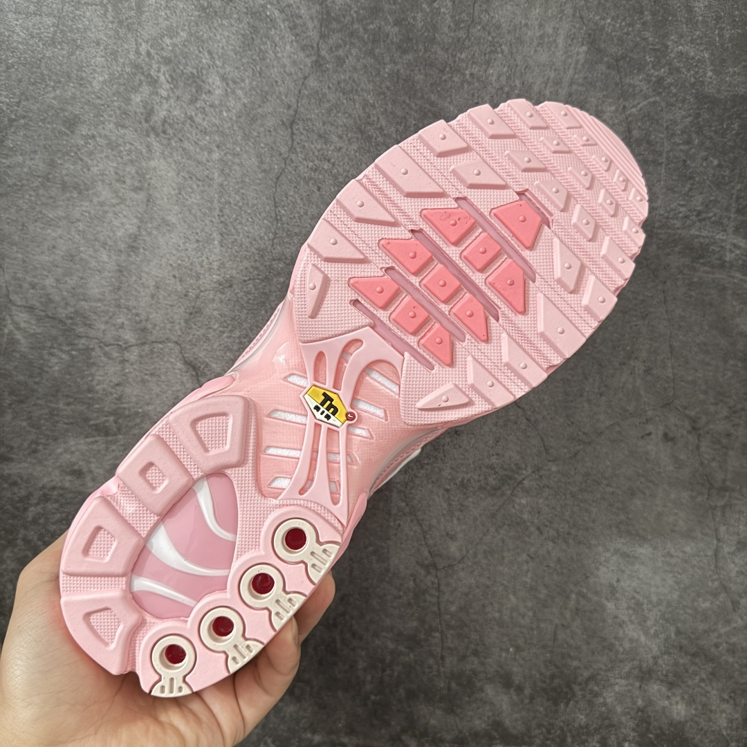 图片[9]-【Max纯原版】Nike Air Max Plus TN气垫系列跑鞋 全新一比一高端版本 真正的市场T1品质 更多配色陆续出货 真正的用心研发 一点一点抠出来的 品质 品控细节 随便闭眼对比市场任何版本 全套原纸板楦头开发 完美呈现版型 工艺流程均与原鞋保持一致 Turned Air 中底缓震技术 鞋面弧度与大底弧度一致 鞋头正确TPU材质 鞋面高频TPU材质1.0厚度 原鞋一致层次感 超越公司货的品控标准 多道QC质检 货号：DH0155-600 尺码：36 36.5 37.5 38 38.5 39 40 40.5 41 42 42.5 43 44 44.5 45 46-选品中心