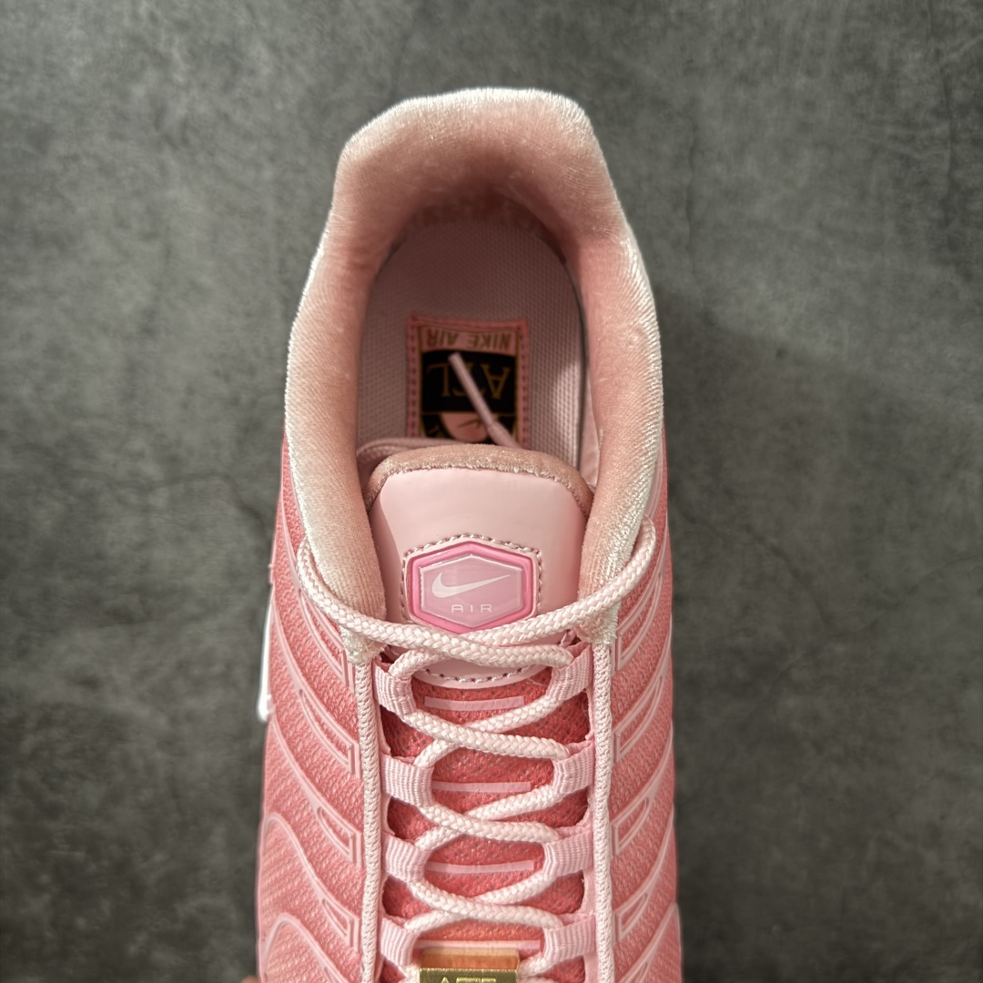 图片[8]-【Max纯原版】Nike Air Max Plus TN气垫系列跑鞋 全新一比一高端版本 真正的市场T1品质 更多配色陆续出货 真正的用心研发 一点一点抠出来的 品质 品控细节 随便闭眼对比市场任何版本 全套原纸板楦头开发 完美呈现版型 工艺流程均与原鞋保持一致 Turned Air 中底缓震技术 鞋面弧度与大底弧度一致 鞋头正确TPU材质 鞋面高频TPU材质1.0厚度 原鞋一致层次感 超越公司货的品控标准 多道QC质检 货号：DH0155-600 尺码：36 36.5 37.5 38 38.5 39 40 40.5 41 42 42.5 43 44 44.5 45 46-选品中心