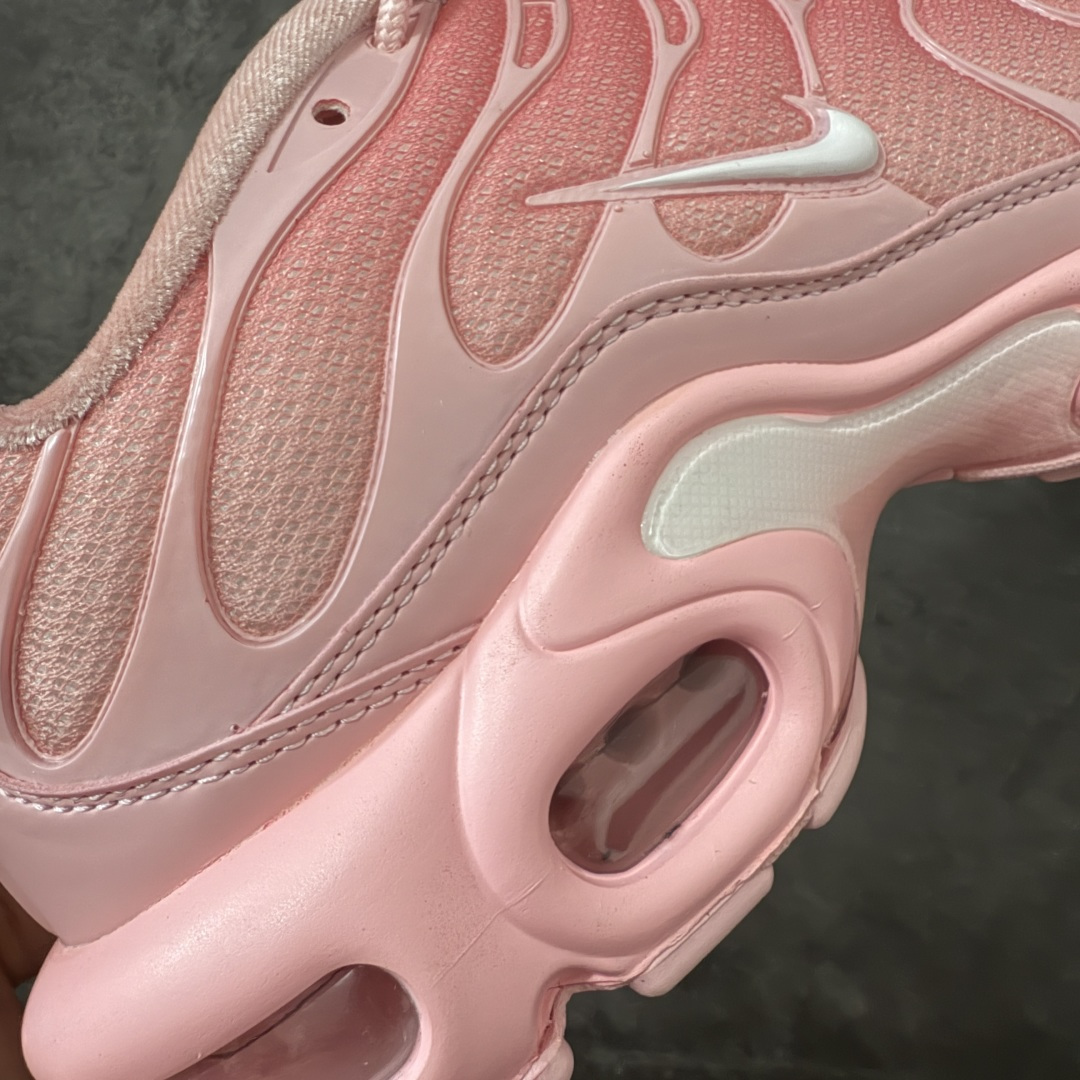图片[3]-【Max纯原版】Nike Air Max Plus TN气垫系列跑鞋 全新一比一高端版本 真正的市场T1品质 更多配色陆续出货 真正的用心研发 一点一点抠出来的 品质 品控细节 随便闭眼对比市场任何版本 全套原纸板楦头开发 完美呈现版型 工艺流程均与原鞋保持一致 Turned Air 中底缓震技术 鞋面弧度与大底弧度一致 鞋头正确TPU材质 鞋面高频TPU材质1.0厚度 原鞋一致层次感 超越公司货的品控标准 多道QC质检 货号：DH0155-600 尺码：36 36.5 37.5 38 38.5 39 40 40.5 41 42 42.5 43 44 44.5 45 46-选品中心