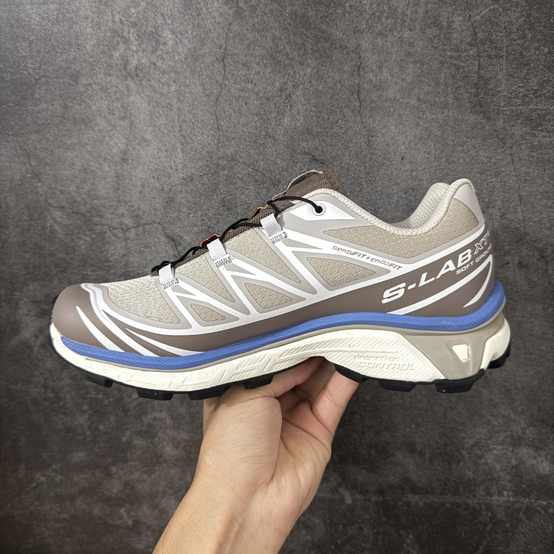 图片[2]-【纯原W1版本】Salomon XT-6 Goodbai 新配色灰蓝 477391 萨洛蒙复古潮流户外机能登山跑鞋 纯原外贸平台特供订单 耗时半年巨作 全套原纸板楦头开发 原厂特供网布配套加持 确保原汁原味 完美呈现版型 原档数据独家私模五层组合大底 原装Ortholite轻量化鞋垫 中底布带钢印编号 原厂TPU锁扣 进口港宝加持 后跟自然饱满 还原公司包裹性 鞋面以“锯齿”状的包裹系统呈现 在基色底之下加入了各种色点缀 将公司的最新技术和时尚前卫的造型融入耐用的长跑款式中 鞋面由 TPU 薄膜制成 并焊接在高耐磨网眼上 使其既时尚又坚固 由 ACS底盘支撑 可增强稳定性和支撑力 以及由橡胶凸耳 Contragrip外底覆盖的 EVA 缓冲中底 旨在应对崎岖的地形 鞋舌上的彩色Salomon 标签、Quicklace 系统以及鞋头、鞋舌和鞋跟上的附加品牌使细节更加完美 让穿着者可以轻松驾驭户外与通勤下的任何运动生活场景 无缝鞋身户外随意纵横 颜值与脚感兼备 出街通勤 绝对非常吸睛 你值得拥有 尺码：36 36.5 37.5 38 38.5 39 40 40.5 41 42 42.5 43 44 44.5 45-选品中心