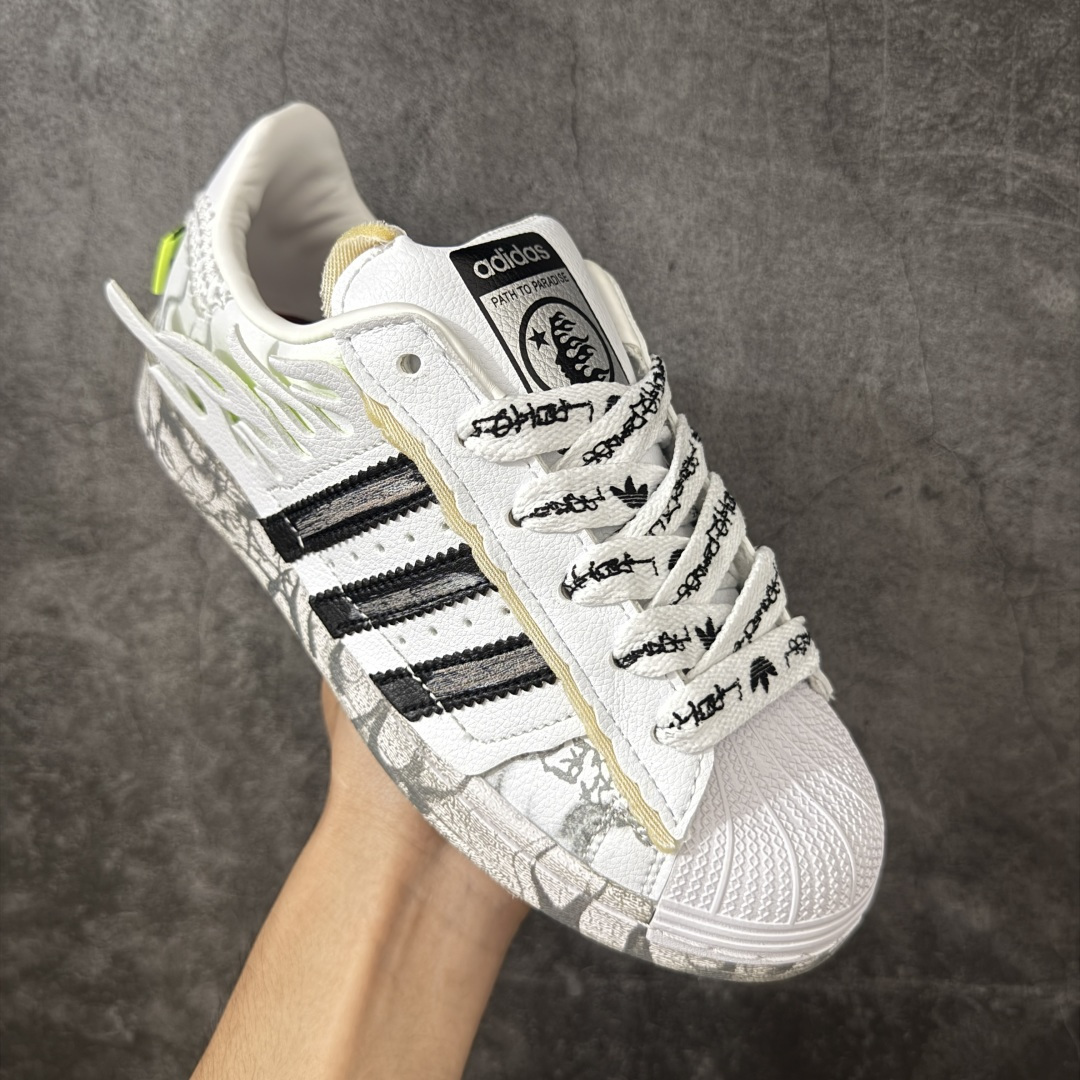 图片[3]-【公司级】Hellstar x Adidas Originals Superstar贝壳头系列 阿迪达斯 三叶草低帮经典百搭休闲运动板鞋 融合了两个经典品牌的传奇基因 合作源于挪威专业航海与户外服装品牌Helly Hansen 与Adidas Originals的创意碰撞 联名旨在将Helly Hansen专业的功能性设计与Adidas经典的运动时尚风格结合 为Superstar这一标志性鞋款注入航海元素与户外精神 这不仅是时尚的跨界 更是对两个品牌在各自领域追求卓越 勇于探索理念的致敬 货号： KI5305 尺码： 36-45没半码-选品中心