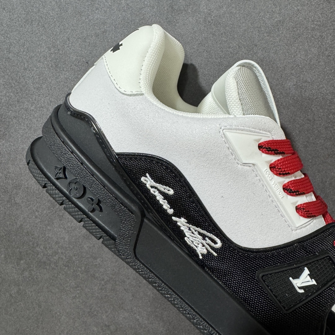 图片[6]-【性价比礼盒版】Louis Vuitton LV Trainer系列高奢运动鞋潮人必备单品 同步ZP官网空胶工艺 挂饰均镶嵌NFC芯片感应装置 正确胶片断点式设计 中底正确还原原版油印字母比例 1：1原楦格板、楦头、刀磨全新升级！ 独家订制顶级压纹麂皮 原版开模TPU大底 质感原版一致 垫脚聚米微料加透气英伦网布 细节完美呈现！ 尺码：35-47-选品中心