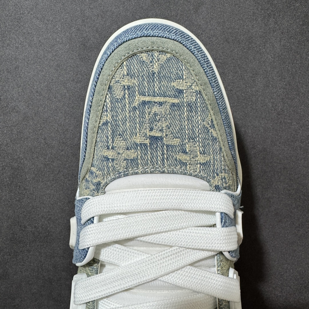 图片[8]-【性价比礼盒版】Louis Vuitton LV Trainer系列高奢运动鞋潮人必备单品 同步ZP官网空胶工艺 挂饰均镶嵌NFC芯片感应装置 正确胶片断点式设计 中底正确还原原版油印字母比例 1：1原楦格板、楦头、刀磨全新升级！ 独家订制顶级压纹麂皮 原版开模TPU大底 质感原版一致 垫脚聚米微料加透气英伦网布 细节完美呈现！ 尺码：35-47-选品中心