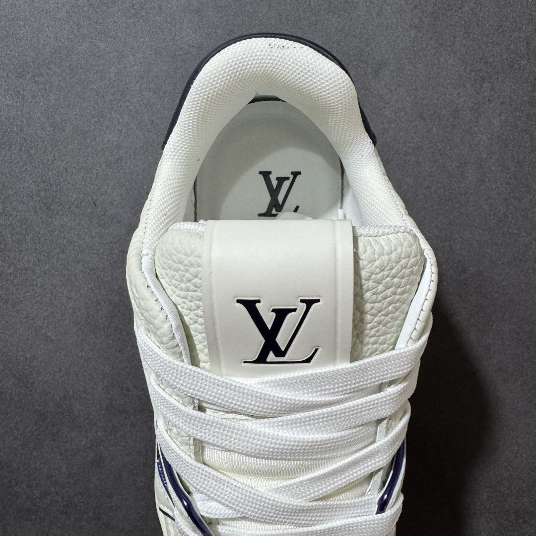 图片[7]-【性价比礼盒版】Louis Vuitton LV Trainer系列高奢运动鞋潮人必备单品 同步ZP官网空胶工艺 挂饰均镶嵌NFC芯片感应装置 正确胶片断点式设计 中底正确还原原版油印字母比例 1：1原楦格板、楦头、刀磨全新升级！ 独家订制顶级压纹麂皮 原版开模TPU大底 质感原版一致 垫脚聚米微料加透气英伦网布 细节完美呈现！ 尺码：35-47-选品中心
