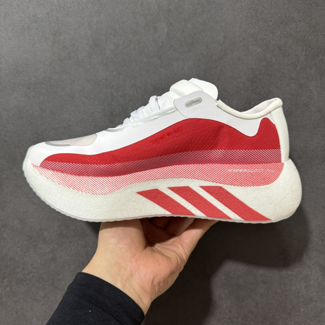 图片[2]-【公司级】Adidas Hyperboost EDGE 阿迪达斯 耐磨缓震 Boost 爆米花 休闲运动跑鞋 新缓震科技！替代 BOOST 的阿迪新鞋来了！齐达内上脚！这双鞋正是搭载这项新科技的 adidas HYPERBOOST Edge，中底上带有「HYPERBOOST PRO」字样，后跟则呈现了鞋款名称。这双鞋拥有相当厚实的 HYPERBOOST PRO 中底，结合全新的设计语言，让整体看起来颇具视觉冲击力。鞋面由织物和热熔 TPU 材质组合而成。鞋身简约的采用双色呈现，标志性的三道杠从外底一直延伸到中底侧面，设计师巧妙的运用色块和线条就展示了十足的动感效果。 货号： KI1913 尺码：36 37⅓ 38 39⅓ 40 41⅓ 42 43⅓ 44 45 46-选品中心