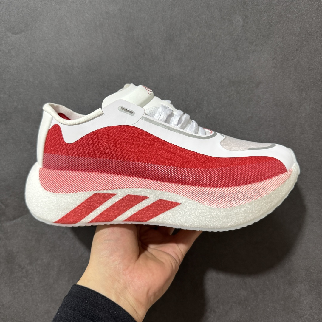 【公司级】Adidas Hyperboost EDGE 阿迪达斯 耐磨缓震 Boost 爆米花 休闲运动跑鞋 新缓震科技！替代 BOOST 的阿迪新鞋来了！齐达内上脚！这双鞋正是搭载这项新科技的 adidas HYPERBOOST Edge，中底上带有「HYPERBOOST PRO」字样，后跟则呈现了鞋款名称。这双鞋拥有相当厚实的 HYPERBOOST PRO 中底，结合全新的设计语言，让整体看起来颇具视觉冲击力。鞋面由织物和热熔 TPU 材质组合而成。鞋身简约的采用双色呈现，标志性的三道杠从外底一直延伸到中底侧面，设计师巧妙的运用色块和线条就展示了十足的动感效果。 货号： KI1913 尺码：36 37⅓ 38 39⅓ 40 41⅓ 42 43⅓ 44 45 46-选品中心