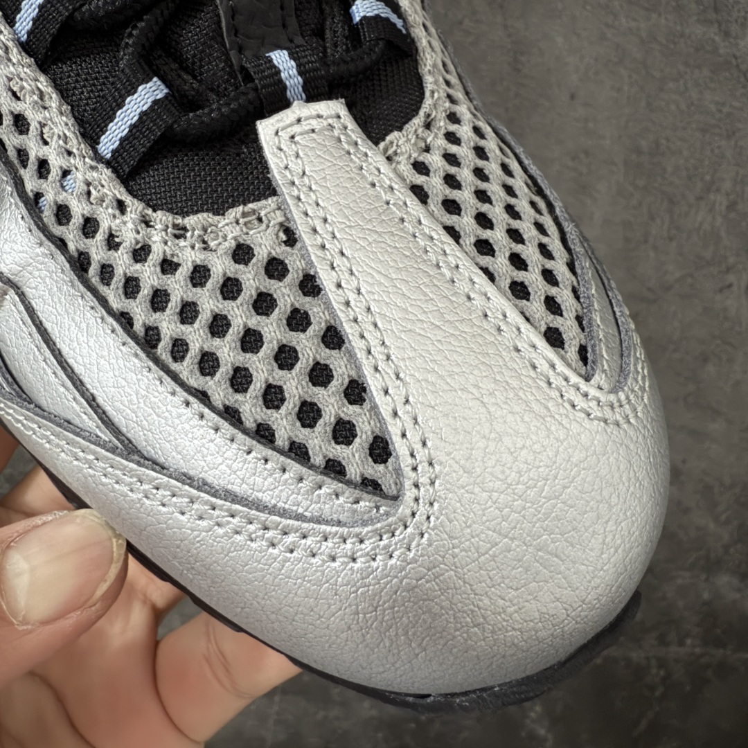 图片[5]-【小绿x/EM纯原】外贸超人气顶流单品 纯原版 Palace x NK Air Max 95 联名款低帮休闲运动鞋黑银 IQ7708-095 重金原鞋购入 独家私模 原版定制五金辅料 外贸平台充Z 高端零售专供品质 尺码：36 37.5 38 38.5 39 40 40.5 41 42 42.5 43 44 44.5 45 46 47.5 48.5 49.5-选品中心