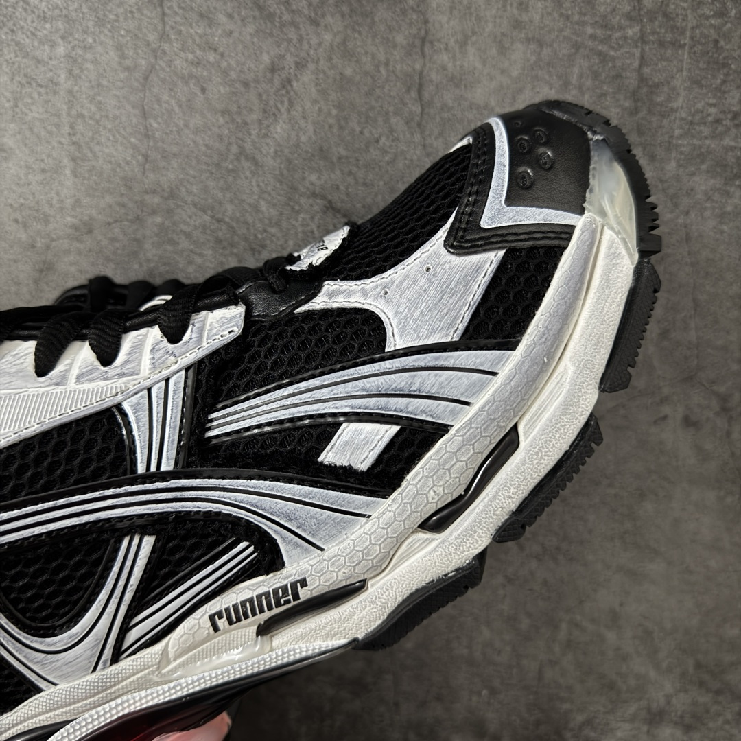 图片[6]-【OK版本】巴黎世家 七代半灯鞋Balenciaga 巴黎7.5巴黎世家 最新配色潮流复古休闲鞋 独家采用大容量锂电，反复按压10万次不会坏， 1.锂电池：3.7V 602040 450毫安时 1.65瓦时 2. 驱动IC：11种模式的开/关切换 通过溢胶、做旧、缝线等细节， 展示了设计师 Demna 的运动鞋风格， 用一双「旧鞋」传递复古感，后侧板、 翘起的鞋头，则展示了 Demna 在结构上的未来构想； 原装大盒从里到外一切百分百还原官方配置 顶级专供碾压一切版本 尺码：35-46-选品中心