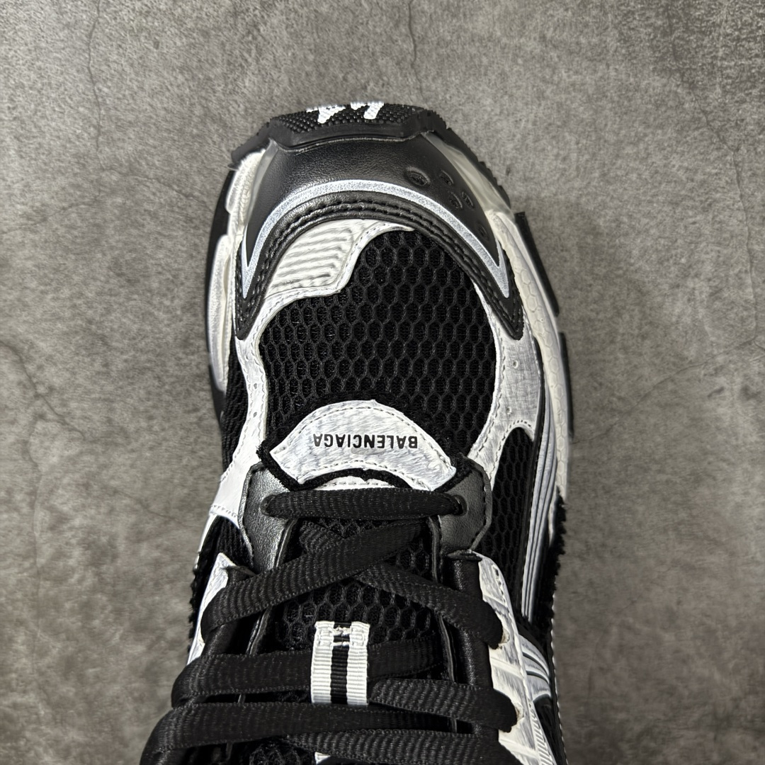 图片[5]-【OK版本】巴黎世家 七代半灯鞋Balenciaga 巴黎7.5巴黎世家 最新配色潮流复古休闲鞋 独家采用大容量锂电，反复按压10万次不会坏， 1.锂电池：3.7V 602040 450毫安时 1.65瓦时 2. 驱动IC：11种模式的开/关切换 通过溢胶、做旧、缝线等细节， 展示了设计师 Demna 的运动鞋风格， 用一双「旧鞋」传递复古感，后侧板、 翘起的鞋头，则展示了 Demna 在结构上的未来构想； 原装大盒从里到外一切百分百还原官方配置 顶级专供碾压一切版本 尺码：35-46-选品中心