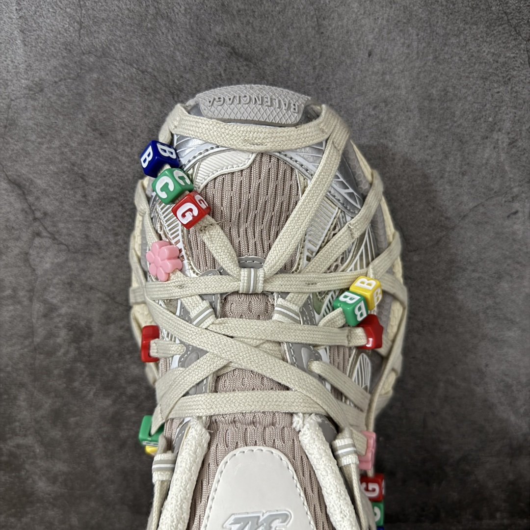 图片[5]-【i8版本】Balenciaga 巴黎3XL 蜘蛛侠绑带 配饰款 Balenciaga巴黎世家 24ss 绑带做旧款 巴黎十代网眼潮流百搭低帮老爹鞋 慢工出细活 出货即最强 皮料钢丝纹高频工艺 整体鞋面及大底做旧 细节各个方面均无可挑剔 尺码：35-46 偏大一码 建议比正常运动鞋买小一号-选品中心
