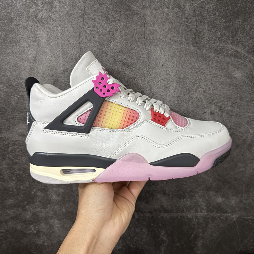 【原厂版】Jordan Air Jordan 4 Retro Comic 舒适贴合 支撑 复古篮球鞋 男款 AJ4白黑粉 货号JA1135-100 全新升级改良 原鞋原楦原纸板同源开发 完美呈现乔4的版型 内侧正确双色网格 还原细节 原厂皮料 正确气垫颜色 正确网格工艺 正确拉帮工艺 全鞋原装材料制作 原档案原模具打造 支持全方位与正品对比 尺码：40-47.5-选品中心