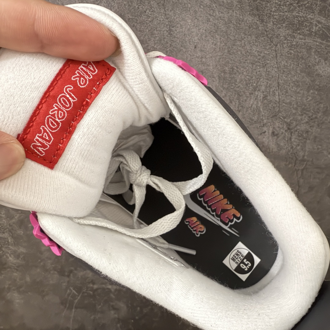 图片[7]-【原厂版】Jordan Air Jordan 4 Retro Comic 舒适贴合 支撑 复古篮球鞋 男款 AJ4白黑粉 货号JA1135-100 全新升级改良 原鞋原楦原纸板同源开发 完美呈现乔4的版型 内侧正确双色网格 还原细节 原厂皮料 正确气垫颜色 正确网格工艺 正确拉帮工艺 全鞋原装材料制作 原档案原模具打造 支持全方位与正品对比 尺码：40-47.5-选品中心