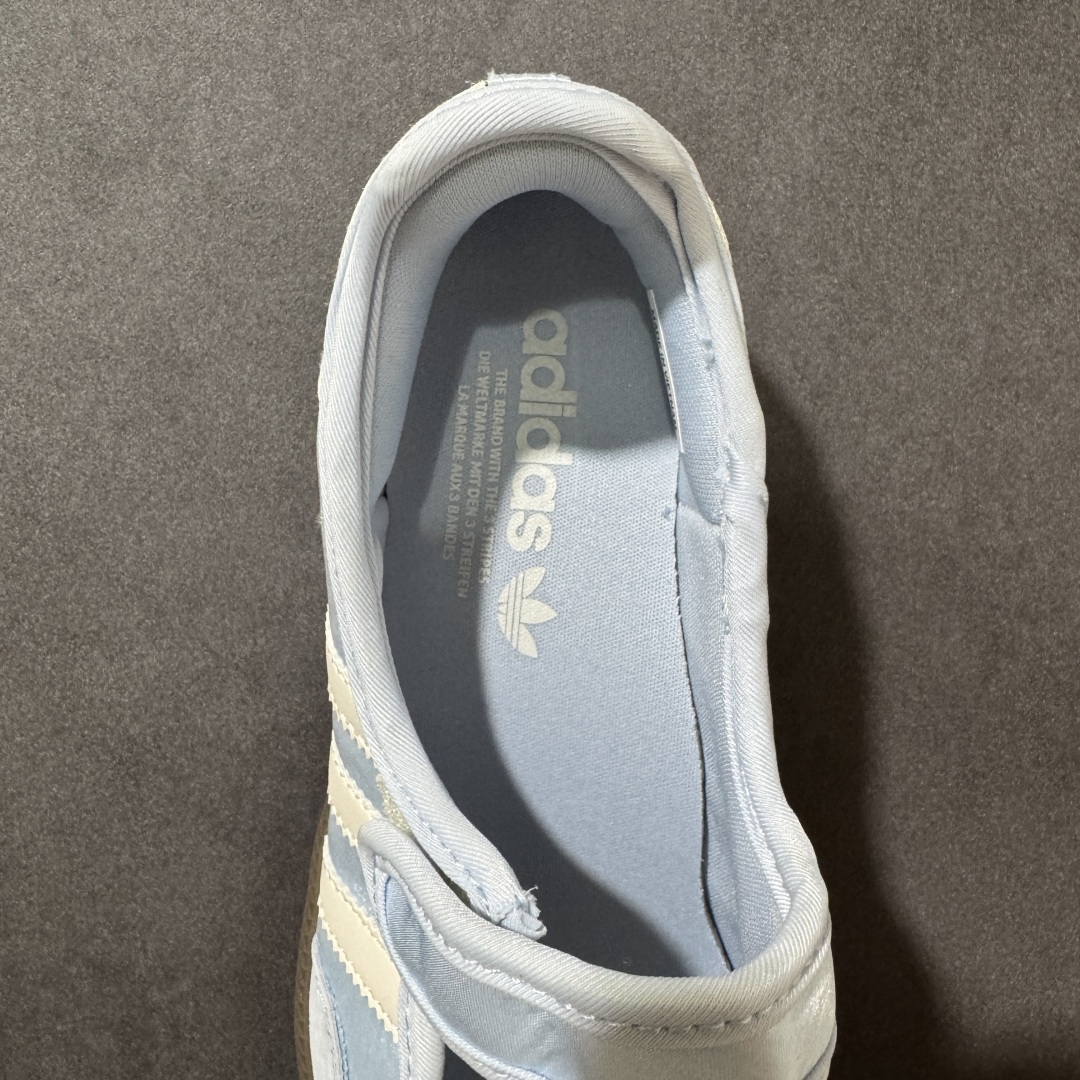图片[7]-特价【公司级】Adidas Samba Janes阿迪达斯玛丽珍款玫瑰金板鞋懒人一脚蹬运动鞋 Adidas Samba Janes采用皮革材质，Adidas Samba Janes的设计融合了经典与现代元素。它采用了玛丽珍鞋的特色设计，如鞋面上的扣带和环扣装饰，同时保留了Samba鞋的经典三道杠设计和橡胶大底。这款鞋的鞋型修长，中足偏窄，整体贴合感强，适合标准脚型和宽脚型的人群‌ 货号： IH9206 HI6485 尺码：36 36.5 37 38 38.5 39 40 40.5 41 42-选品中心