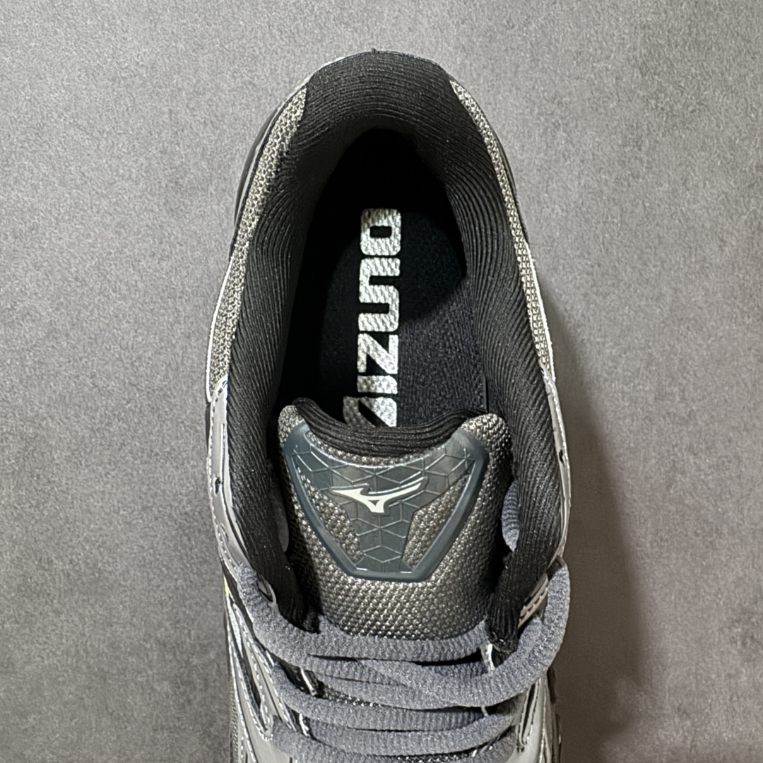 图片[7]-【公司级】美津浓 Mizuno Wave Prophecy 15 缓震休闲跑鞋 美津浓最新运动跑鞋 鞋面采用透气网眼与牛刨层皮革拼接，同时保证透气与包裹，内衬3D织物高效排汗，碳素橡胶耐磨防滑，行走稳定，整体设计兼顾运动功能性与日常舒适度。 货号：D1GA333709 尺码：36-45-选品中心