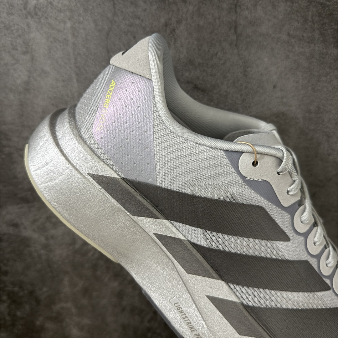 图片[7]-【XE版本】Adidas Adizero EVO SL 马拉松竞速专业跑鞋 市场最强版出货 原材料 内置碳板 原厂网纱潮流 超临界发泡大底 脚感软弹度与原版几乎无差别 细节目前市场最接近原版品质 外贸专供 最大做到48码 此款针织网面非常轻薄 纤维间的缝隙很大 可以保证跑步时的透气、排汗效果 鞋舌直接与两侧的内衬和鞋底连接在一起 在跑步过程中不会被鞋舌的左右移动所困扰 在标准鞋带孔的基础上再拓宽一组鞋带孔 适合不同脚型的需求 突破性 EnergyRods 技术，有助于跑者实现更好的成绩 中底独特的LIGHTSTRIKE PRO泡棉材质 微弹感觉在跑步过程中给予了良好的支撑体验 对于顶级精英和高水平进阶跑者来说 ADIOS PRO是一双值得信赖的竞速比赛用鞋 货号：JR3414 尺码：36-48-选品中心