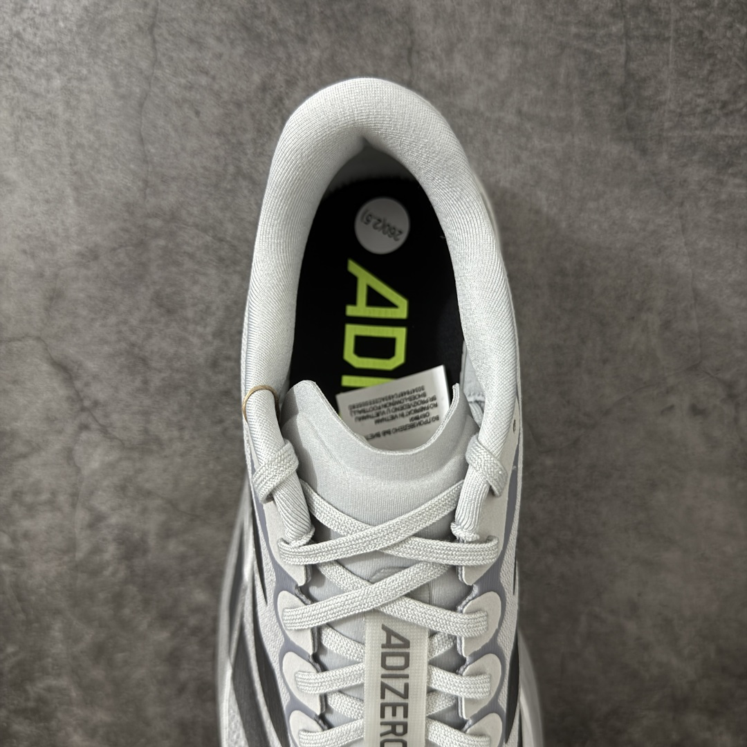 图片[8]-【XE版本】Adidas Adizero EVO SL 马拉松竞速专业跑鞋 市场最强版出货 原材料 内置碳板 原厂网纱潮流 超临界发泡大底 脚感软弹度与原版几乎无差别 细节目前市场最接近原版品质 外贸专供 最大做到48码 此款针织网面非常轻薄 纤维间的缝隙很大 可以保证跑步时的透气、排汗效果 鞋舌直接与两侧的内衬和鞋底连接在一起 在跑步过程中不会被鞋舌的左右移动所困扰 在标准鞋带孔的基础上再拓宽一组鞋带孔 适合不同脚型的需求 突破性 EnergyRods 技术，有助于跑者实现更好的成绩 中底独特的LIGHTSTRIKE PRO泡棉材质 微弹感觉在跑步过程中给予了良好的支撑体验 对于顶级精英和高水平进阶跑者来说 ADIOS PRO是一双值得信赖的竞速比赛用鞋 货号：JR3414 尺码：36-48-选品中心