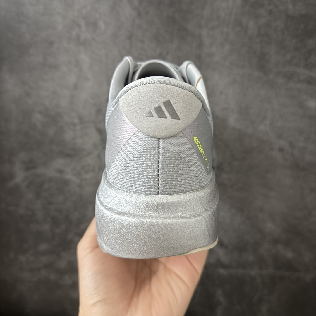 图片[4]-【XE版本】Adidas Adizero EVO SL 马拉松竞速专业跑鞋 市场最强版出货 原材料 内置碳板 原厂网纱潮流 超临界发泡大底 脚感软弹度与原版几乎无差别 细节目前市场最接近原版品质 外贸专供 最大做到48码 此款针织网面非常轻薄 纤维间的缝隙很大 可以保证跑步时的透气、排汗效果 鞋舌直接与两侧的内衬和鞋底连接在一起 在跑步过程中不会被鞋舌的左右移动所困扰 在标准鞋带孔的基础上再拓宽一组鞋带孔 适合不同脚型的需求 突破性 EnergyRods 技术，有助于跑者实现更好的成绩 中底独特的LIGHTSTRIKE PRO泡棉材质 微弹感觉在跑步过程中给予了良好的支撑体验 对于顶级精英和高水平进阶跑者来说 ADIOS PRO是一双值得信赖的竞速比赛用鞋 货号：JR3414 尺码：36-48-选品中心