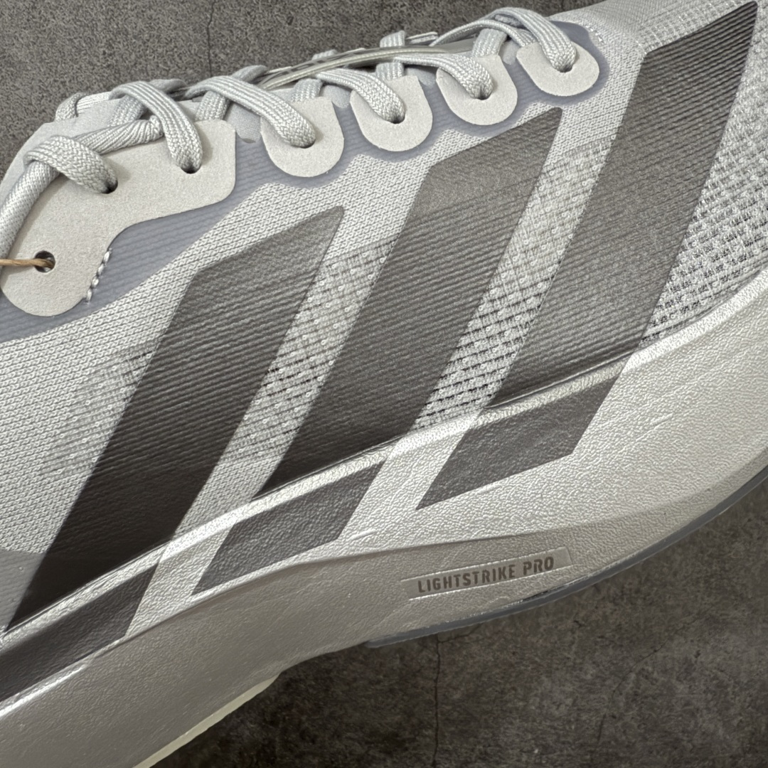 图片[4]-【XE版本】Adidas Adizero EVO SL 马拉松竞速专业跑鞋 市场最强版出货 原材料 内置碳板 原厂网纱潮流 超临界发泡大底 脚感软弹度与原版几乎无差别 细节目前市场最接近原版品质 外贸专供 最大做到48码 此款针织网面非常轻薄 纤维间的缝隙很大 可以保证跑步时的透气、排汗效果 鞋舌直接与两侧的内衬和鞋底连接在一起 在跑步过程中不会被鞋舌的左右移动所困扰 在标准鞋带孔的基础上再拓宽一组鞋带孔 适合不同脚型的需求 突破性 EnergyRods 技术，有助于跑者实现更好的成绩 中底独特的LIGHTSTRIKE PRO泡棉材质 微弹感觉在跑步过程中给予了良好的支撑体验 对于顶级精英和高水平进阶跑者来说 ADIOS PRO是一双值得信赖的竞速比赛用鞋 货号：JR3419 尺码：36-48-选品中心