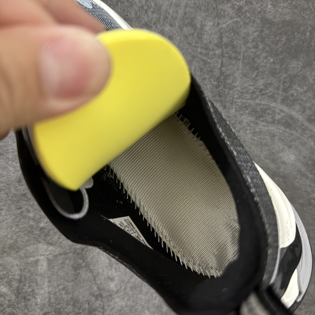 图片[10]-【纯原版】adidas HOLO PEAK 舒适贴合 户外越野跑鞋 男女同款 KI1525 顶级纯原 原鞋私模1：1开发 抽绳绑带设计，黑武士款机能感拉满，Lightstrike Pro中底踩出硬核气场，暗黑美学直接封神；黑武士款通透网面+流线型设计，清爽又轻盈，穿搭脚感全拿捏；大地咖款复古氛围感拉满，马牌大底防滑耐磨，抓地力超稳，软弹中底适合长时间步行越野不累脚，超高颜值 百搭各种风格！ 尺码：36-45含半码-选品中心