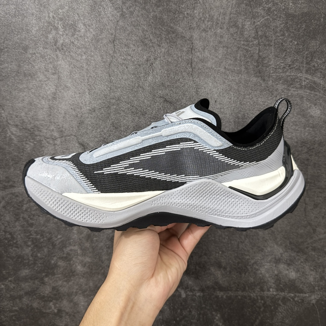 图片[2]-【纯原版】adidas HOLO PEAK 舒适贴合 户外越野跑鞋 男女同款 KI1525 顶级纯原 原鞋私模1：1开发 抽绳绑带设计，黑武士款机能感拉满，Lightstrike Pro中底踩出硬核气场，暗黑美学直接封神；黑武士款通透网面+流线型设计，清爽又轻盈，穿搭脚感全拿捏；大地咖款复古氛围感拉满，马牌大底防滑耐磨，抓地力超稳，软弹中底适合长时间步行越野不累脚，超高颜值 百搭各种风格！ 尺码：36-45含半码-选品中心