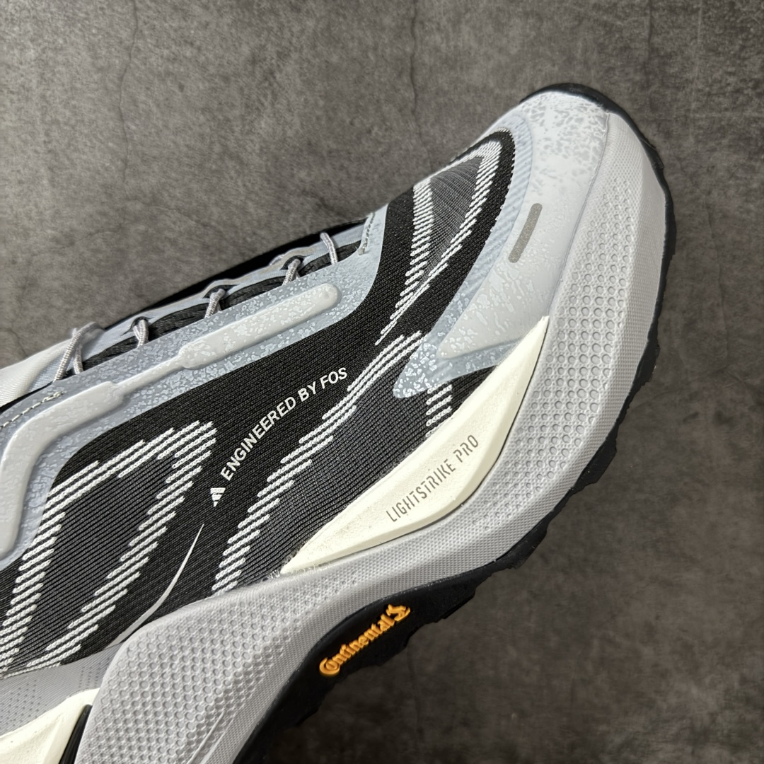 图片[6]-【纯原版】adidas HOLO PEAK 舒适贴合 户外越野跑鞋 男女同款 KI1525 顶级纯原 原鞋私模1：1开发 抽绳绑带设计，黑武士款机能感拉满，Lightstrike Pro中底踩出硬核气场，暗黑美学直接封神；黑武士款通透网面+流线型设计，清爽又轻盈，穿搭脚感全拿捏；大地咖款复古氛围感拉满，马牌大底防滑耐磨，抓地力超稳，软弹中底适合长时间步行越野不累脚，超高颜值 百搭各种风格！ 尺码：36-45含半码-选品中心