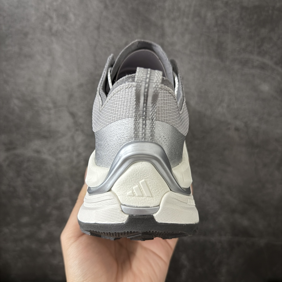 图片[4]-【纯原版】adidas HOLO PEAK 舒适贴合 户外越野跑鞋 男女同款 KK2240 顶级纯原 原鞋私模1：1开发 抽绳绑带设计，黑武士款机能感拉满，Lightstrike Pro中底踩出硬核气场，暗黑美学直接封神；黑武士款通透网面+流线型设计，清爽又轻盈，穿搭脚感全拿捏；大地咖款复古氛围感拉满，马牌大底防滑耐磨，抓地力超稳，软弹中底适合长时间步行越野不累脚，超高颜值 百搭各种风格！ 尺码：36-45含半码-选品中心