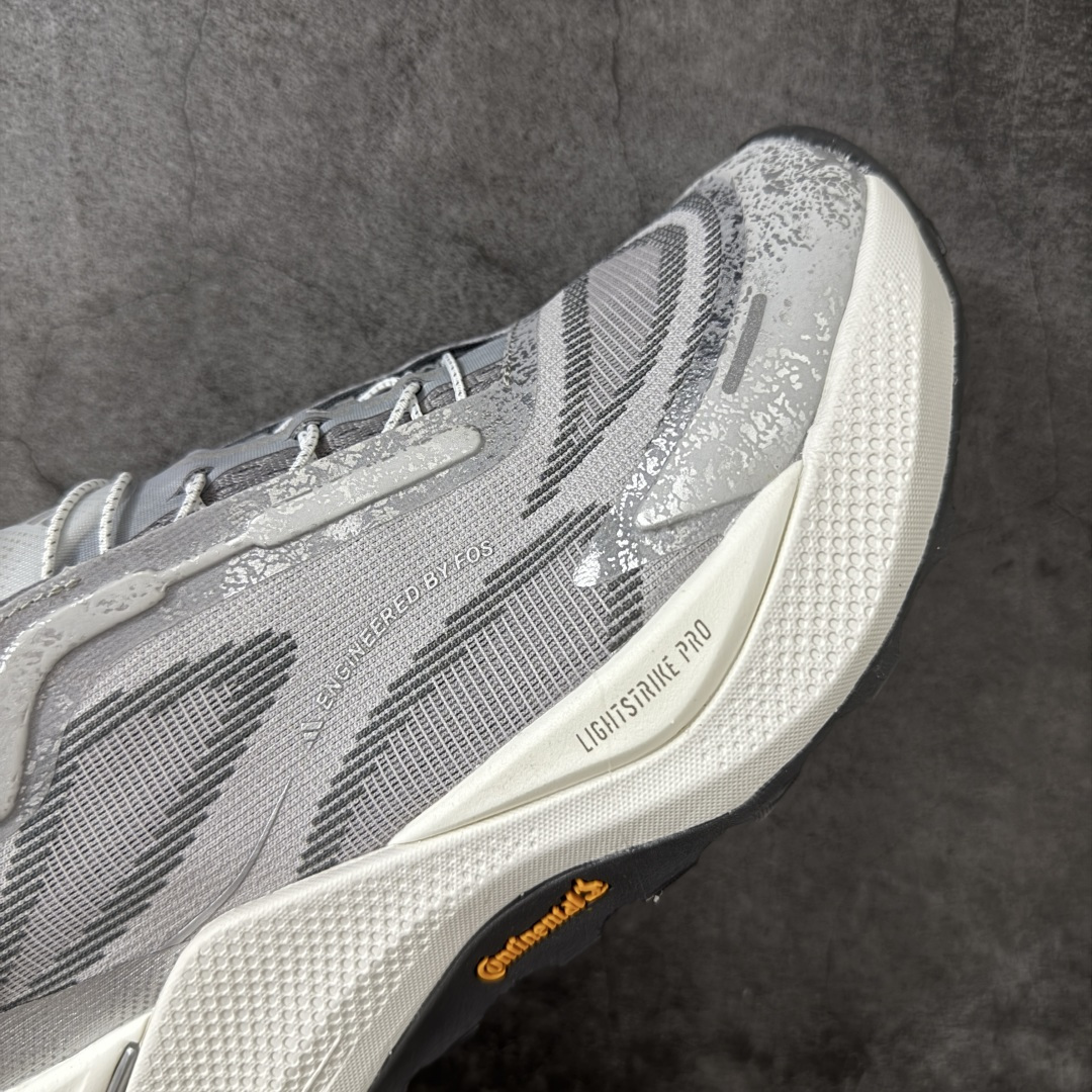 图片[6]-【纯原版】adidas HOLO PEAK 舒适贴合 户外越野跑鞋 男女同款 KK2240 顶级纯原 原鞋私模1：1开发 抽绳绑带设计，黑武士款机能感拉满，Lightstrike Pro中底踩出硬核气场，暗黑美学直接封神；黑武士款通透网面+流线型设计，清爽又轻盈，穿搭脚感全拿捏；大地咖款复古氛围感拉满，马牌大底防滑耐磨，抓地力超稳，软弹中底适合长时间步行越野不累脚，超高颜值 百搭各种风格！ 尺码：36-45含半码-选品中心
