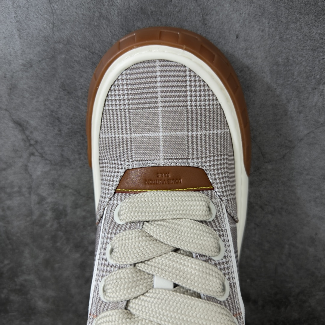 图片[5]-【HS顶级礼盒版】LV 路易威登LOUIS VUITTON Tilted Low Sneakers 倾斜系列低帮复古休闲运动文化百搭板鞋 2026早春款板鞋 饼干鞋 礼盒包装 私模开发大底 正确细节 原鞋原材料1：1打造 完美版型做工 欢迎对比市场任何品质的货品 广东原产 专业LV大厂出品 正确底 大底开发近半年 原楦型开发纸版 全鞋原材料打造 细节 针车 烫金 中底无可挑剔 包装说明书防尘布袋物件(附送官方快递加固牛皮纸外盒!!)# 尺码：39 40 41 42 43 44 45 46-选品中心