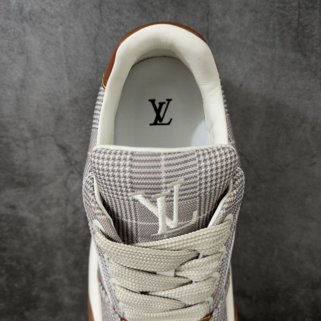 图片[8]-【HS顶级礼盒版】LV 路易威登LOUIS VUITTON Tilted Low Sneakers 倾斜系列低帮复古休闲运动文化百搭板鞋 2026早春款板鞋 饼干鞋 礼盒包装 私模开发大底 正确细节 原鞋原材料1：1打造 完美版型做工 欢迎对比市场任何品质的货品 广东原产 专业LV大厂出品 正确底 大底开发近半年 原楦型开发纸版 全鞋原材料打造 细节 针车 烫金 中底无可挑剔 包装说明书防尘布袋物件(附送官方快递加固牛皮纸外盒!!)# 尺码：39 40 41 42 43 44 45 46-选品中心