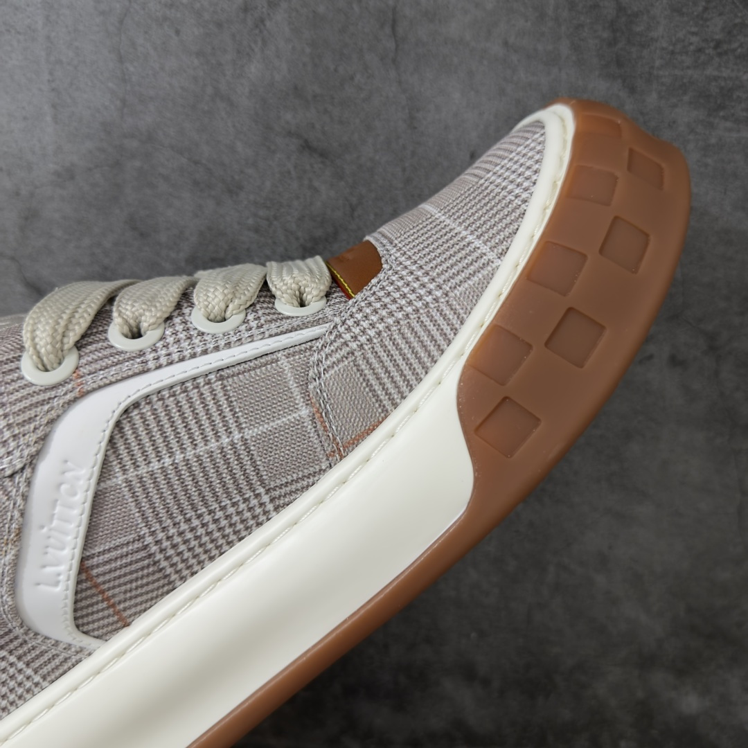 图片[6]-【HS顶级礼盒版】LV 路易威登LOUIS VUITTON Tilted Low Sneakers 倾斜系列低帮复古休闲运动文化百搭板鞋 2026早春款板鞋 饼干鞋 礼盒包装 私模开发大底 正确细节 原鞋原材料1：1打造 完美版型做工 欢迎对比市场任何品质的货品 广东原产 专业LV大厂出品 正确底 大底开发近半年 原楦型开发纸版 全鞋原材料打造 细节 针车 烫金 中底无可挑剔 包装说明书防尘布袋物件(附送官方快递加固牛皮纸外盒!!)# 尺码：39 40 41 42 43 44 45 46-选品中心