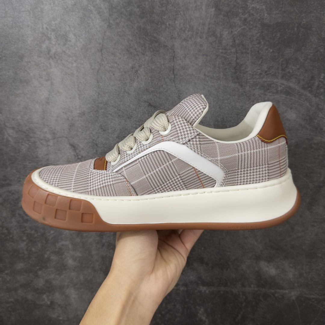 图片[2]-【HS顶级礼盒版】LV 路易威登LOUIS VUITTON Tilted Low Sneakers 倾斜系列低帮复古休闲运动文化百搭板鞋 2026早春款板鞋 饼干鞋 礼盒包装 私模开发大底 正确细节 原鞋原材料1：1打造 完美版型做工 欢迎对比市场任何品质的货品 广东原产 专业LV大厂出品 正确底 大底开发近半年 原楦型开发纸版 全鞋原材料打造 细节 针车 烫金 中底无可挑剔 包装说明书防尘布袋物件(附送官方快递加固牛皮纸外盒!!)# 尺码：39 40 41 42 43 44 45 46-选品中心