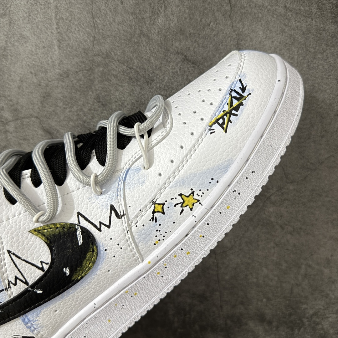 图片[6]-【手绘定制】NIKE COURT VISION LO ‘DIY’定制 低帮百搭 透气休闲运动板鞋 兼顾舒适脚感和出众风范 演绎匠心之作 结构性的支撑贴合感结合复古篮球设计 电绣工艺 皮料切割干净无任何毛边 细节完美 货号： DH2987-101 尺码： 36 36.5 37.5 38 38.5 39 40 40.5 41 42 42.5 43 44 45-选品中心