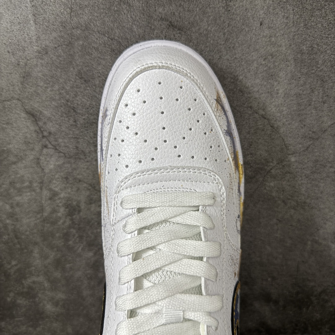 图片[5]-【手绘定制】NIKE COURT VISION LO ‘DIY’定制 低帮百搭 透气休闲运动板鞋 兼顾舒适脚感和出众风范 演绎匠心之作 结构性的支撑贴合感结合复古篮球设计 电绣工艺 皮料切割干净无任何毛边 细节完美 货号： DH2987-101 尺码： 36 36.5 37.5 38 38.5 39 40 40.5 41 42 42.5 43 44 45-选品中心