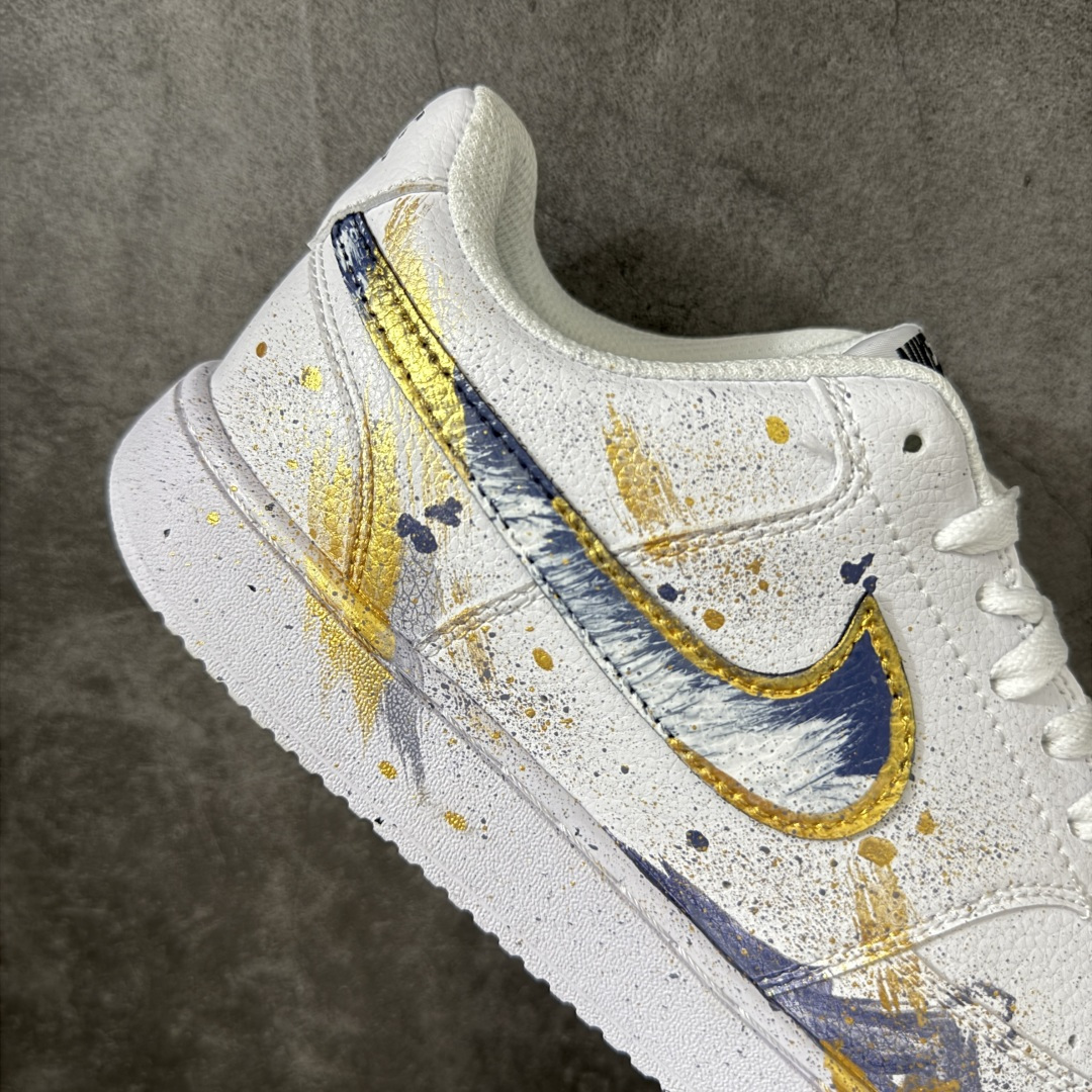 图片[7]-【手绘定制】NIKE COURT VISION LO ‘DIY’定制 低帮百搭 透气休闲运动板鞋 兼顾舒适脚感和出众风范 演绎匠心之作 结构性的支撑贴合感结合复古篮球设计 电绣工艺 皮料切割干净无任何毛边 细节完美 货号： DH2987-101 尺码： 36 36.5 37.5 38 38.5 39 40 40.5 41 42 42.5 43 44 45-选品中心