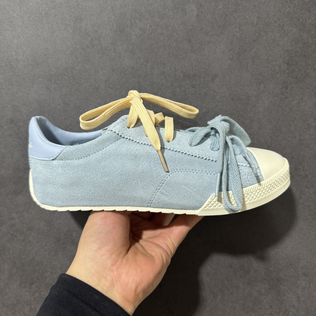 【公司级】Converse Chuck Taylor SEASONAL 舒适百搭 生活休闲鞋 男女同款 这个系列是匡威最古老的系列了。是匡威品牌公司1908年成立以来就有的了。各路明星、达人街拍的必搭单品。百搭且舒适性较好,橡胶薄底设计,防滑耐磨,轻盈自在。 货号:A16122C 尺码:36 37 38 39 40 41 42 43 44 45-选品中心