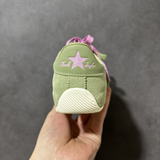 Converse Chuck Taylor SEASONAL 舒适百搭 生活休闲鞋 男女同款这个系列是匡 Converse Chuck Taylor SEASONAL 舒适百搭 生活休闲鞋 男女同款这个系列是匡