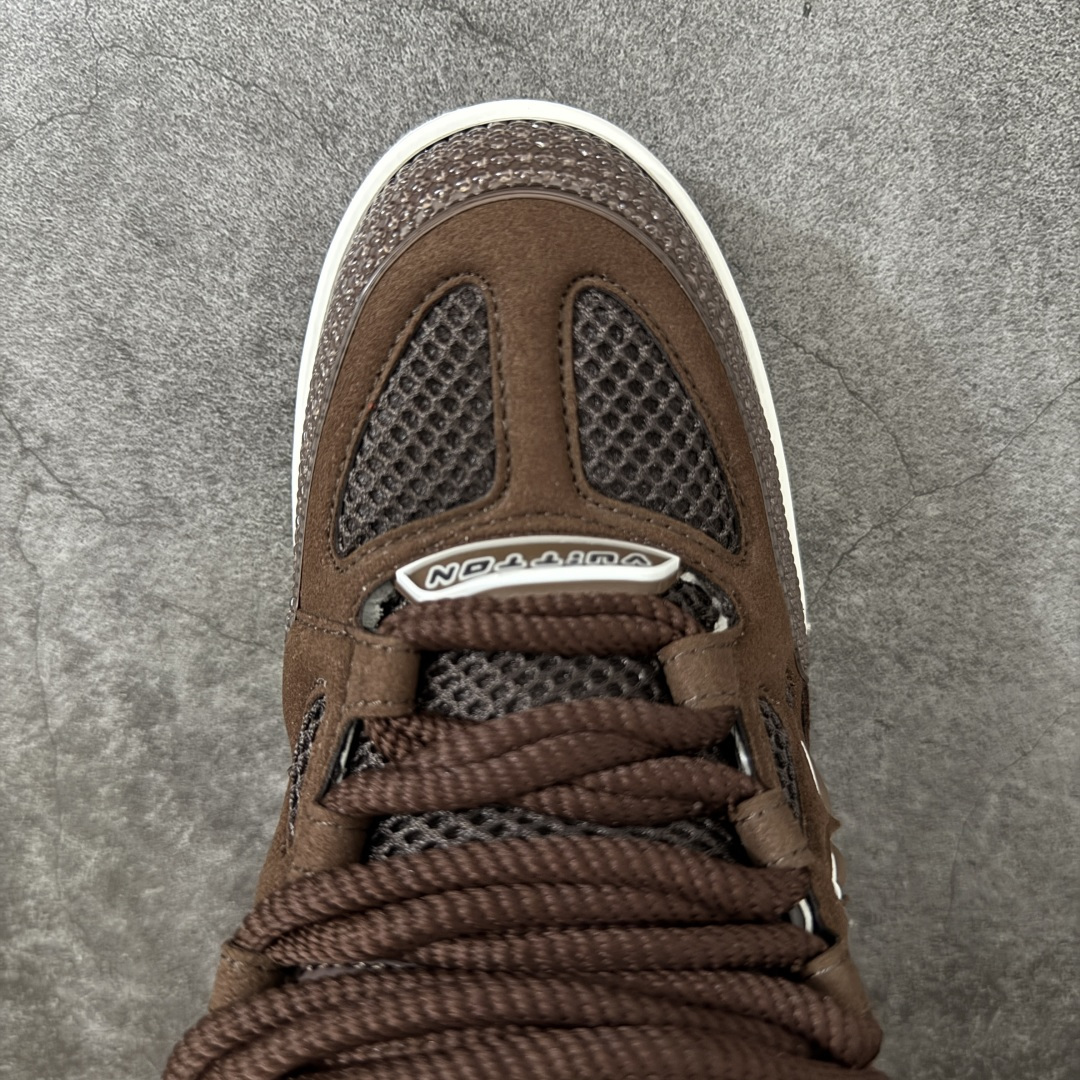 图片[5]-【纯原礼盒版】Louis Vuitton LV Skate时装走秀圆头系带运动鞋 完美鞋型超高的清洁度 零毛边线头瑕疵 全套原楦原纸版原鞋开模 全网最具灵魂的版型 正确原装黄色鞋盒 正确中底印花 鞋面印花3D高频深度立体 全鞋电脑针车 紧密相连 针距密度一致 环保乳胶注塑鞋垫 厚度脚感还原原版 皮面裁剪部位 统一油边封口工艺 原装橡胶大底含胶量大底组合零偏差 专柜全套包装 防尘袋 说明书 质保卡 男女鞋 尺码：35-46-选品中心