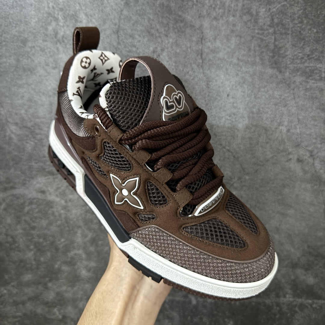 图片[3]-【纯原礼盒版】Louis Vuitton LV Skate时装走秀圆头系带运动鞋 完美鞋型超高的清洁度 零毛边线头瑕疵 全套原楦原纸版原鞋开模 全网最具灵魂的版型 正确原装黄色鞋盒 正确中底印花 鞋面印花3D高频深度立体 全鞋电脑针车 紧密相连 针距密度一致 环保乳胶注塑鞋垫 厚度脚感还原原版 皮面裁剪部位 统一油边封口工艺 原装橡胶大底含胶量大底组合零偏差 专柜全套包装 防尘袋 说明书 质保卡 男女鞋 尺码：35-46-选品中心