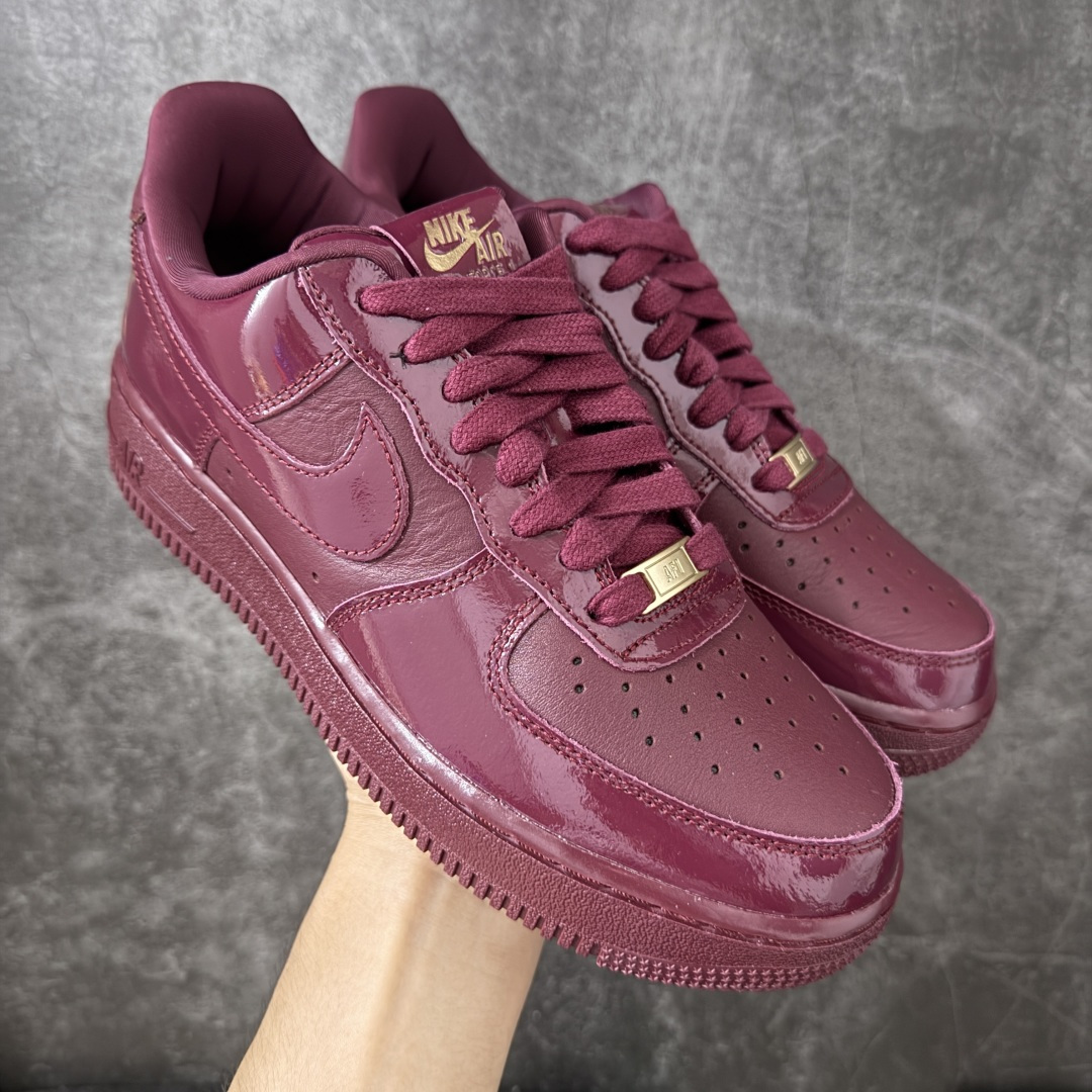【XC2.0版本】Nike × Central Cee Air Force 1 \'07 Low SP UK Exclusive 漆皮红 开始陆续出货入库 配置拉满 ! 货号:IO9970-638 顶级出货 原楦原纸板 客供原厂材料开发 极致一眼正品既视感 尺码:36 36.5 40 40.5 41 42 42.5 43 44 44.5 45 46 44.5 45 46-选品中心