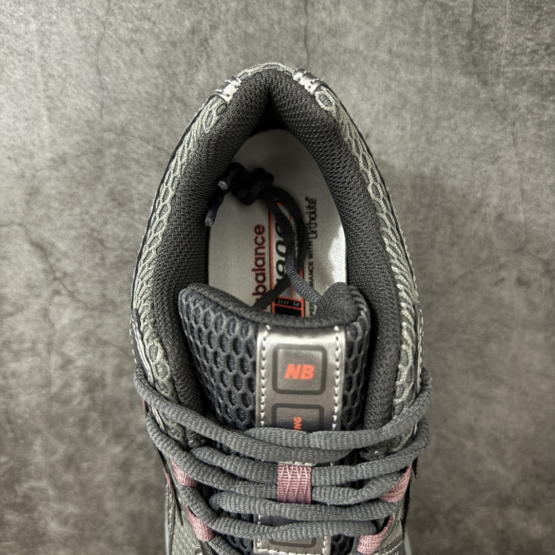 图片[8]-【纯原版】NB新百伦New Balance NB1906 U190629R系列复古老爹风休闲运动慢跑鞋 采用轻质牛剖革拼接透气网眼衬垫织物鞋面材质#T-Beam大底提供足步弓支撑，保持步态稳定#后跟搭载外露缓震胶 鞋身整体以各种深浅不一的灰色覆盖，鞋头以淡蓝色调装饰，网眼衬垫通过不规律的色块实现做旧的美感，泛黄的鞋底更是进一步增添了复古气息。 尺码：36 37 37.5 38 38.5 39.5 40 40.5 41.5 42 42.5 43 44 45 46.5-选品中心
