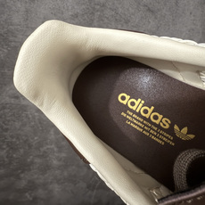 adidas originals Samba 贴合舒适 德训鞋 男女同款 棕色 IH9373口碑大厂出品 adidas originals Samba 贴合舒适 德训鞋 男女同款 棕色 IH9373口碑大厂出品