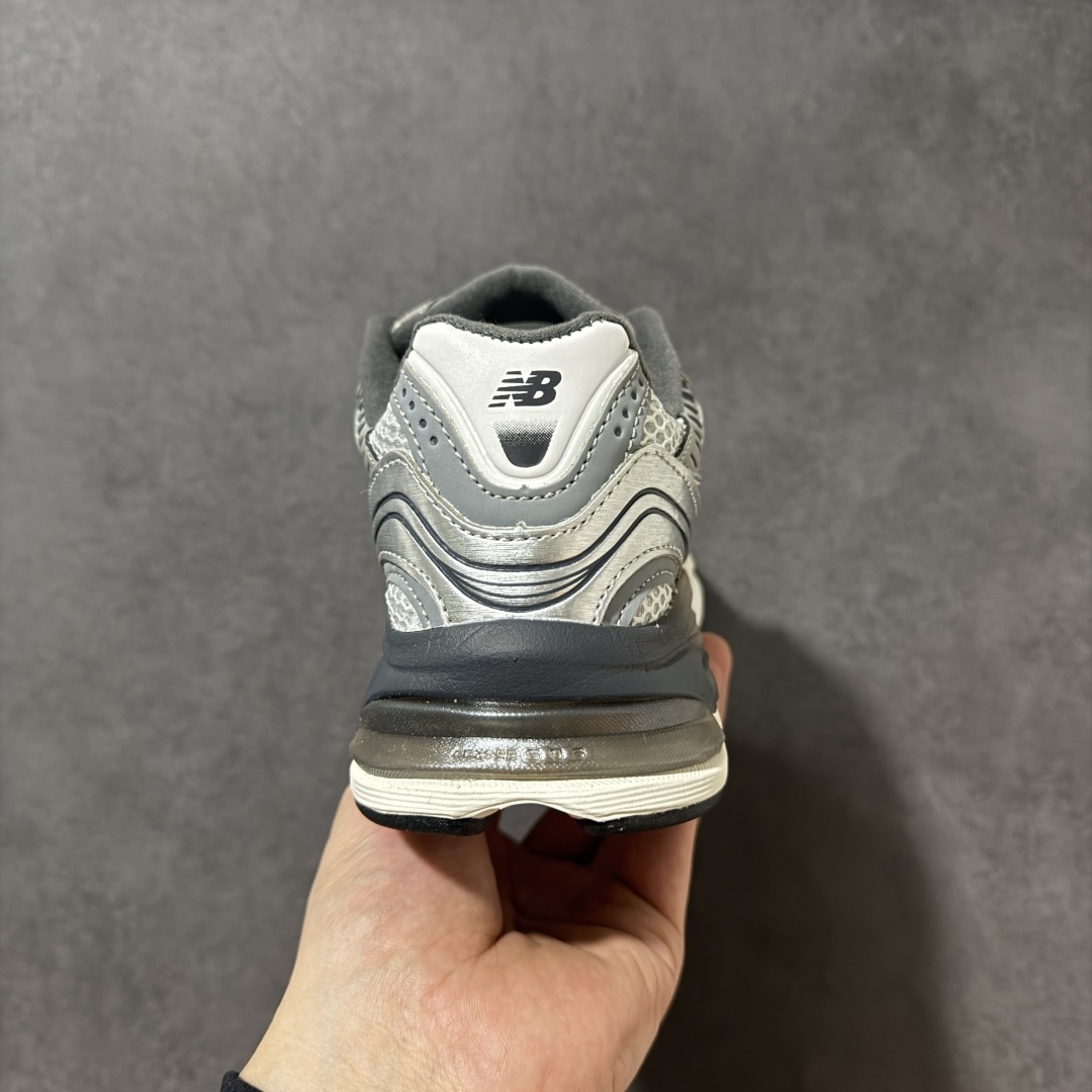 New Balance M2010系列 新百伦 复古老爹风网布跑步休闲运动鞋新百伦经典配色 沿袭了面世之