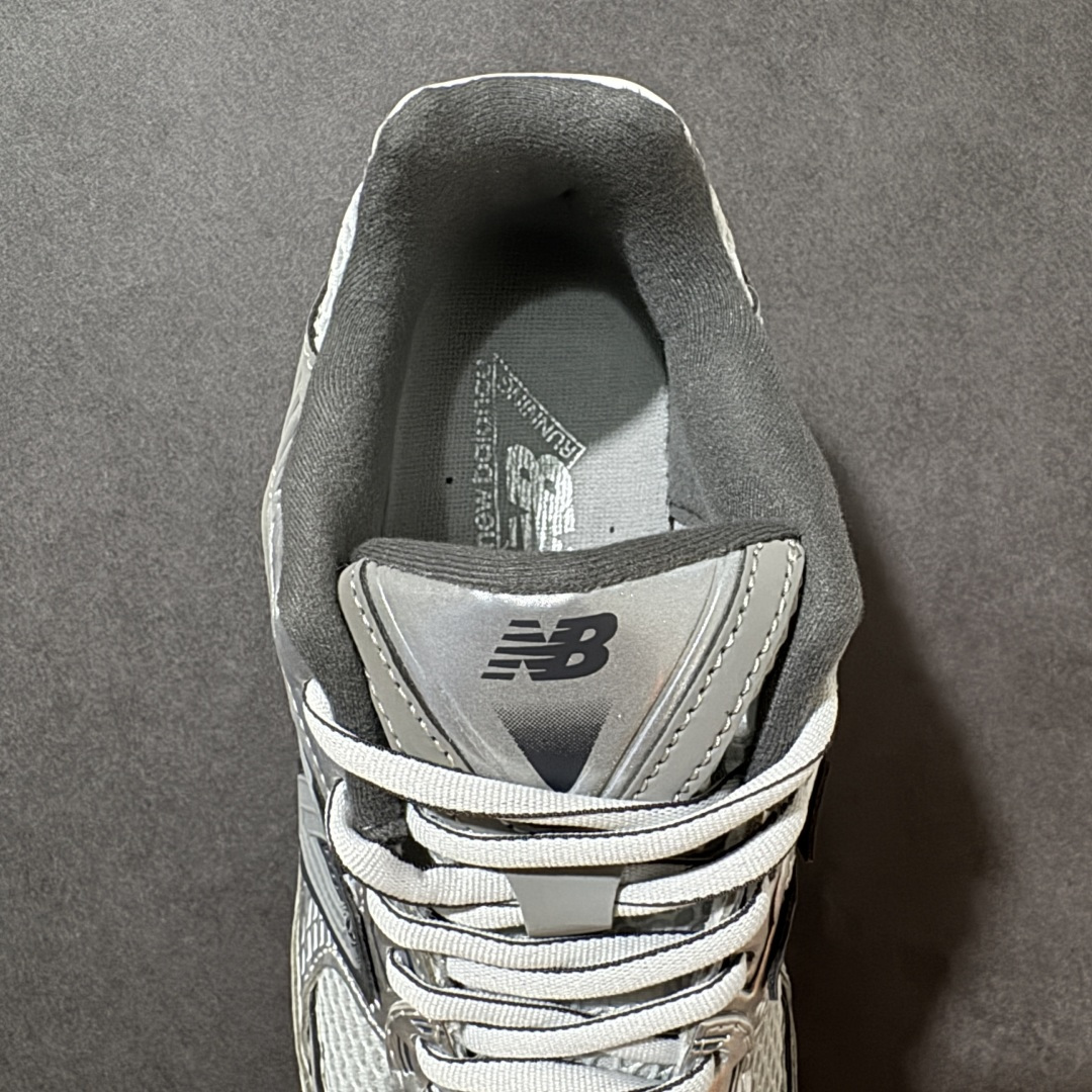 New Balance M2010系列 新百伦 复古老爹风网布跑步休闲运动鞋新百伦经典配色 沿袭了面世之