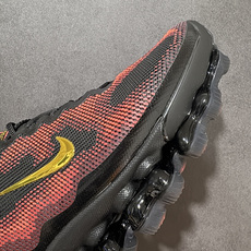 NK AIR LIQUID MAX 2026S 毒箭蛙新款气垫跑步鞋 红黑金 IQ7634-002目前市 NK AIR LIQUID MAX 2026S 毒箭蛙新款气垫跑步鞋 红黑金 IQ7634-002目前市