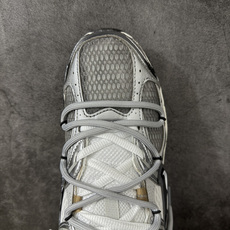 Nike V5 RNR 手工手绘涂鸦恶作剧 荒砾行者 HJ5228-102此款为人工手绘定制图案原版基于 Nike V5 RNR 手工手绘涂鸦恶作剧 荒砾行者 HJ5228-102此款为人工手绘定制图案原版基于