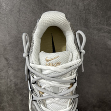 Nike V5 RNR 手工手绘涂鸦恶作剧 荒砾行者 HJ5228-102此款为人工手绘定制图案原版基于 Nike V5 RNR 手工手绘涂鸦恶作剧 荒砾行者 HJ5228-102此款为人工手绘定制图案原版基于