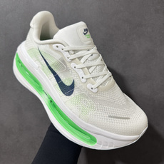 Nike VOMERO PREMIUM 耐克 舒适减震防滑 低帮跑步鞋全掌ReactX泡绵中底 前掌和后 Nike VOMERO PREMIUM 耐克 舒适减震防滑 低帮跑步鞋全掌ReactX泡绵中底 前掌和后