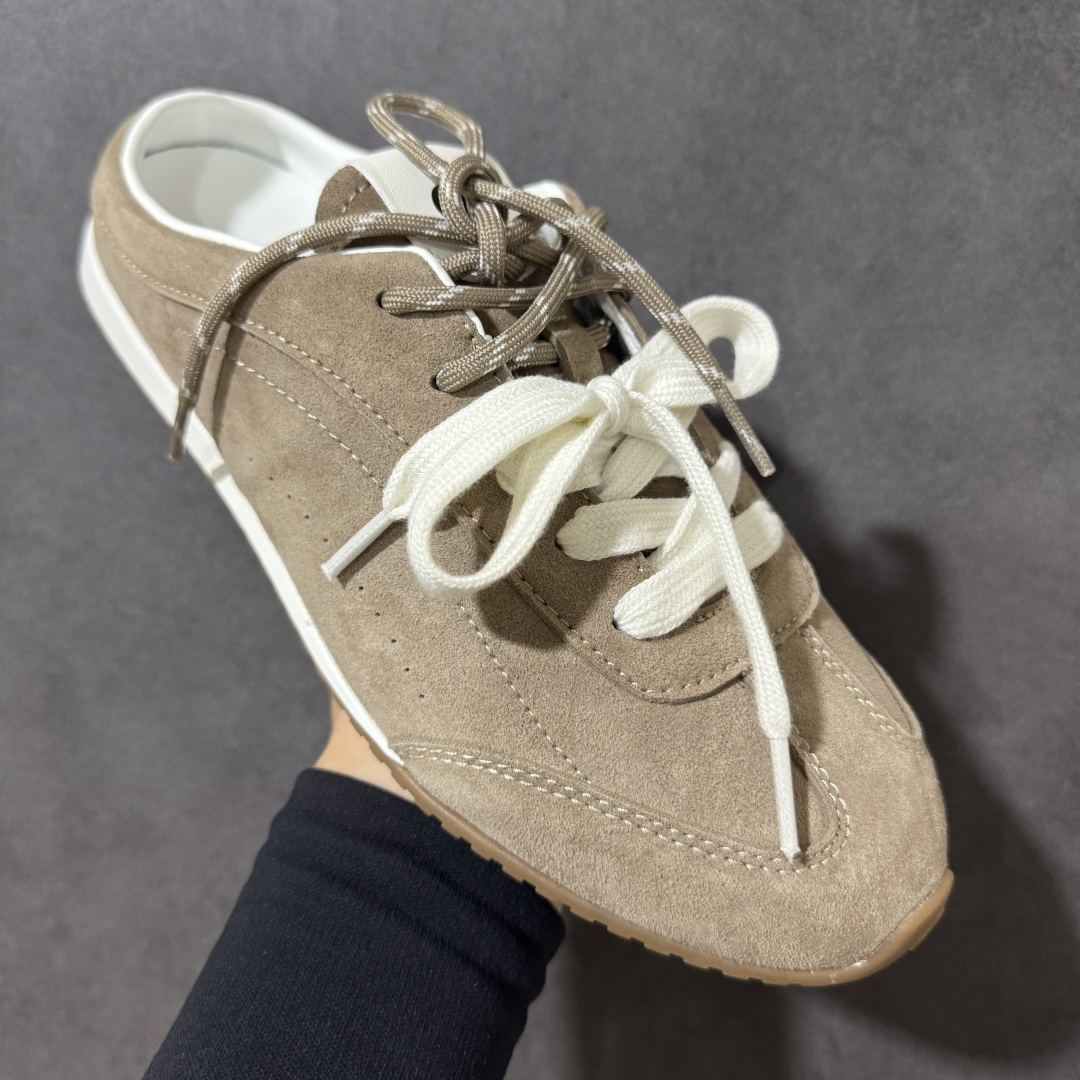 美国知名瑜伽品牌 Alo Yoga Launches Mule Sneaker 发动系列低帮阿甘T头薄底