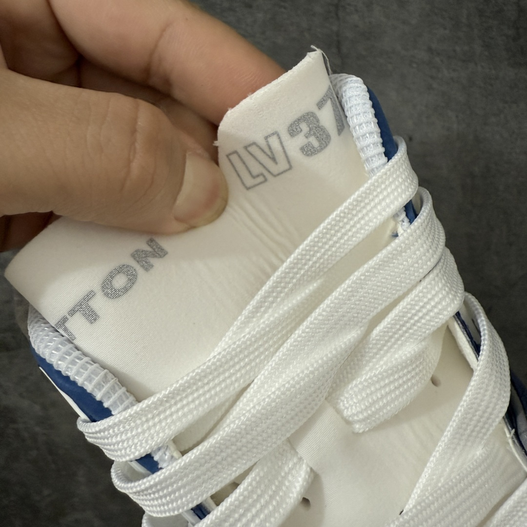 图片[6]-【YS纯原】广奢高端货–唯一正确版本 LOUIS VUITTON Tilted 系列｜2026 全新上架 透气系列 LV 路易威登 Tilted Low Sneakers 倾斜系列低帮复古休闲运动板鞋 男鞋｜广东原产｜市售顶级版本 ✦ 升级原楦型开发纸版，鞋型更立体更正 ✦ Monogram 丹宁布鞋面，质感高级耐看 ✦ 鞋垫嵌入EVA软脚感物料，回弹舒适 ✦ 后跟耐弯折滴塑支撑片，稳定不塌 ✦ 全新开发TPR光泽组合隔色鞋底 ✦ LV组合 TPU 生胶底结构，行走稳、耐磨强 ✦ 原版购入开发 ✦ 厚实抽屉式礼品鞋盒 ✦ 原装包装说明书＋防尘布袋 ✦ 附送官方快递加固牛皮 尺码：36-45-选品中心