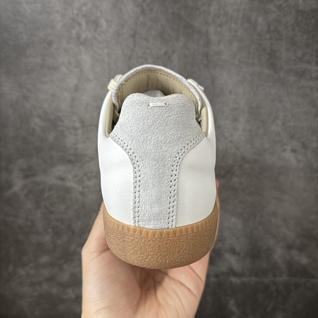 图片[4]-【莞产G纯原】Maison Margiela Calfskin Replica MM6 马吉拉复古低帮时尚德训鞋 高端零售专供批次 全套原楦原纸板原厂数据开发 全鞋荧光划线卡点 胶水把控整洁度追求极致完美 多重QC质检 超越公司货的品控标准 实实在在的免检产品 原盒原配防尘袋购物卡 全网唯一正确0-23数字排版 一比一间距字体 内里全头层小羊皮 原版防滑鞋底设计 灰色翻毛牛皮 白色细纹贝利头层皮 依照原版逐帧开发 原装淡粉纸板中底带编号钢印 尺码：36-46无半码-选品中心